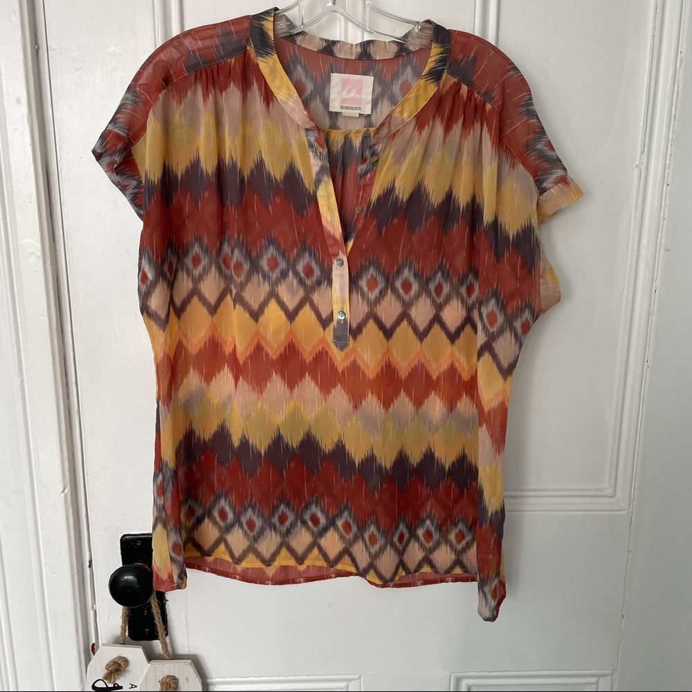 Quicksilver top size large